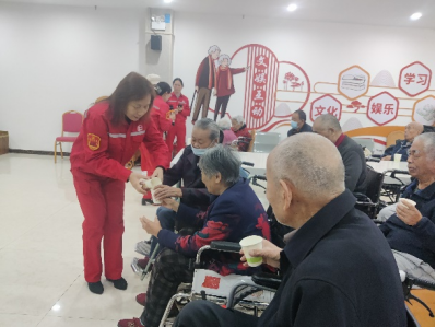 中原油田文卫采油厂开展“助老青春行 情暖老人心”反邪宣传活动532.png 中原油田文卫采油厂开展“助老青春行 情暖老人心”反邪宣传活动532.png